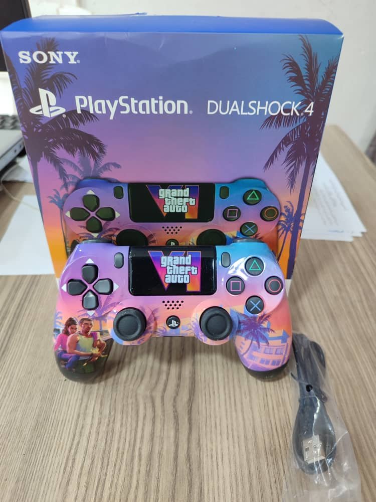 يد تحكم PlayStation 4 – DualShock 4 new disgn